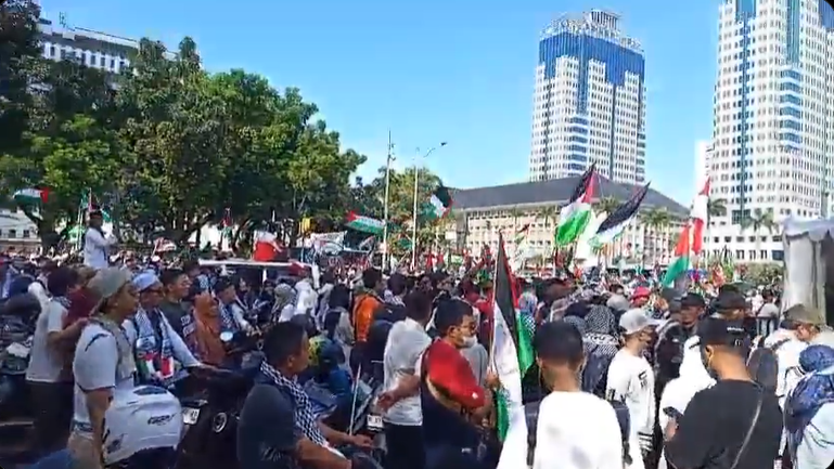 Ribuan Massa Padati Monas dalam Aksi Bela Palestina Kenang Nakba